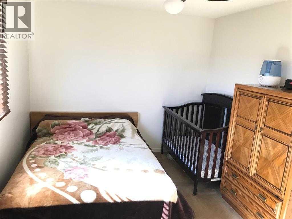 4820 60 Street - 23