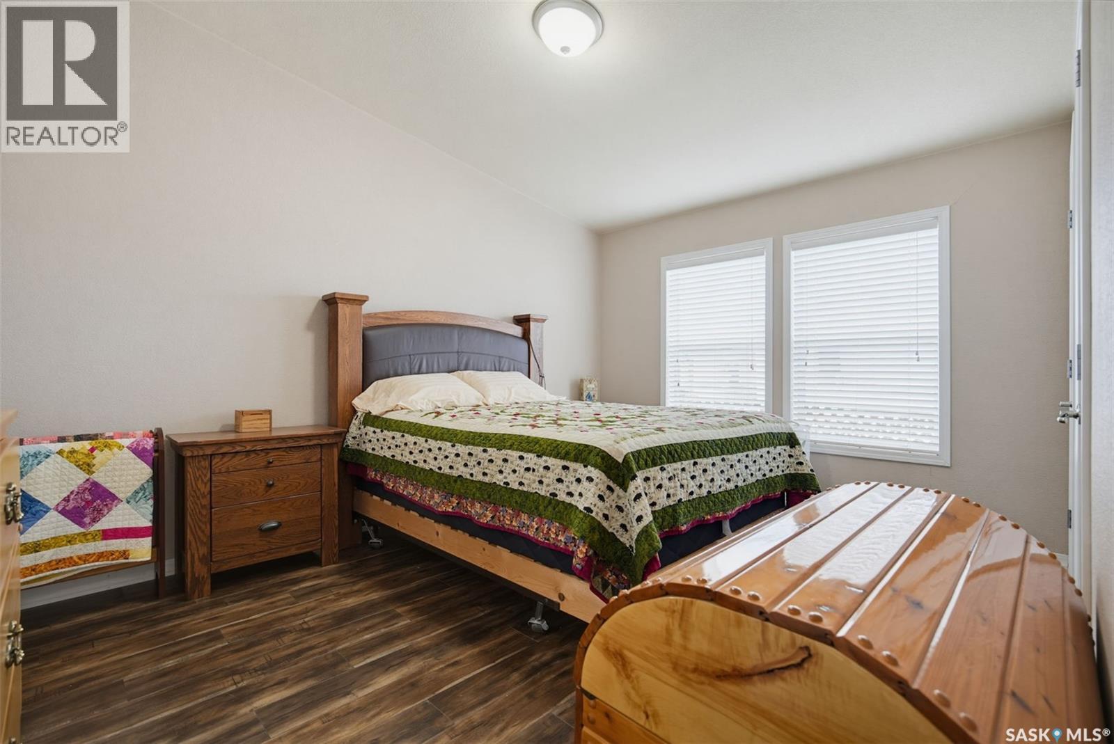 13 401 Railway AVENUE - 13