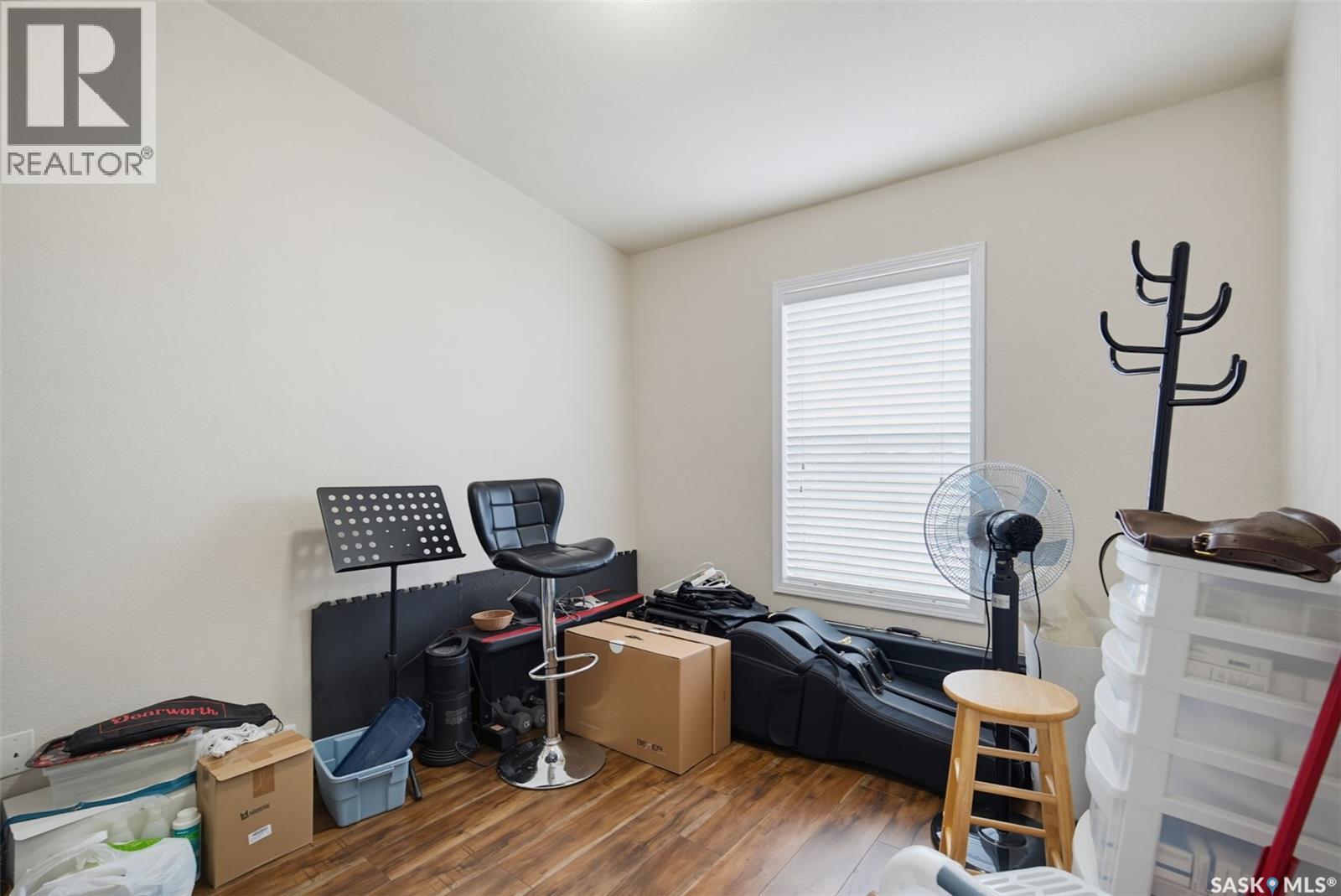 13 401 Railway AVENUE - 21