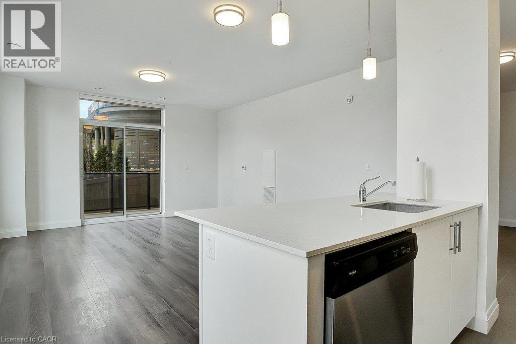 399 Queen Street South — photo 17