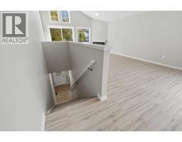 4pc Bathroom - 5240 51 Street, Lacombe, AB T4L1H7 Photo 8