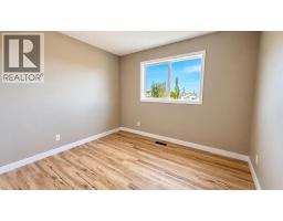 194 Peigan Court W - photo 17