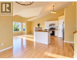 194 Peigan Court W - photo 8