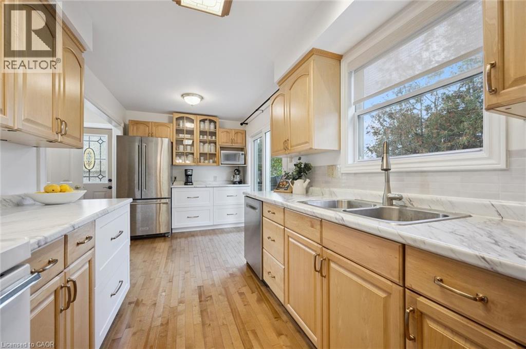 143 HILLBROOK Crescent, Kitchener — photo 12
