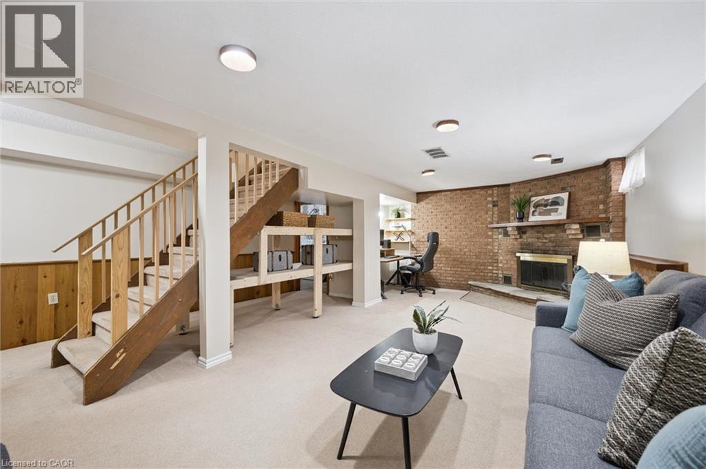 143 HILLBROOK Crescent - 26