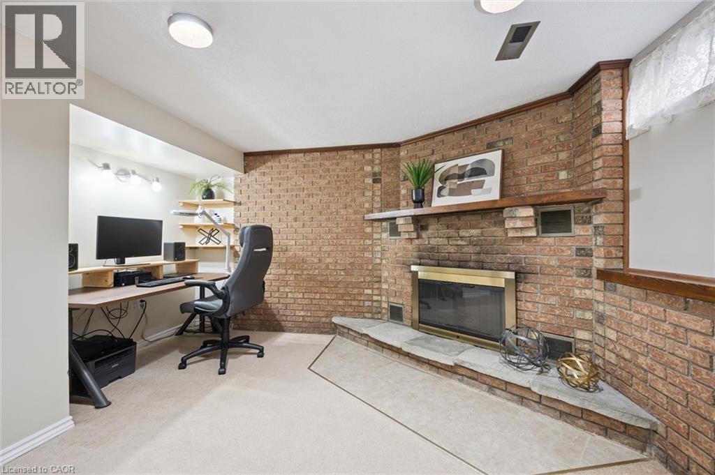 143 HILLBROOK Crescent - 27