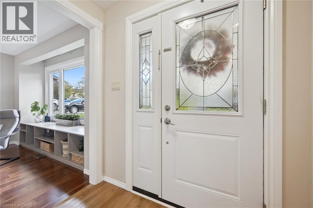 143 HILLBROOK Crescent — photo 3