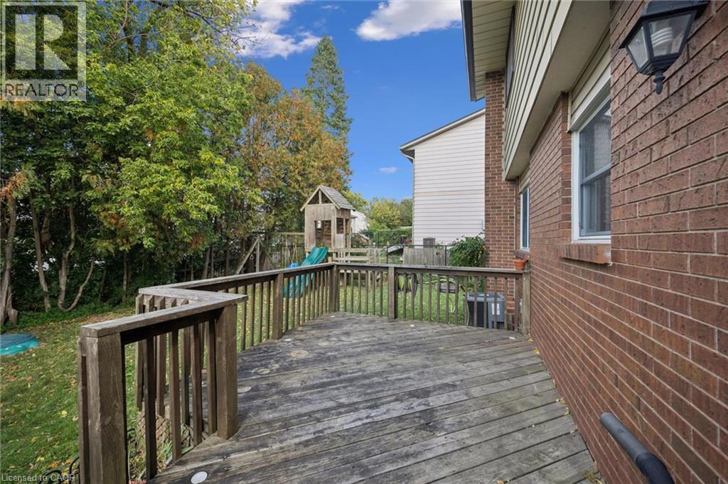 143 HILLBROOK Crescent - Image 32