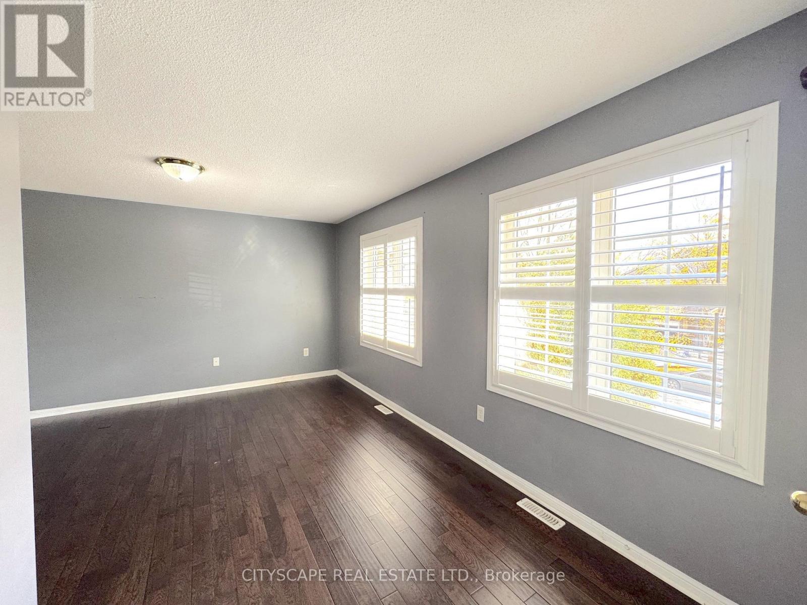 4 SERVICEBERRY CRESCENT - 30