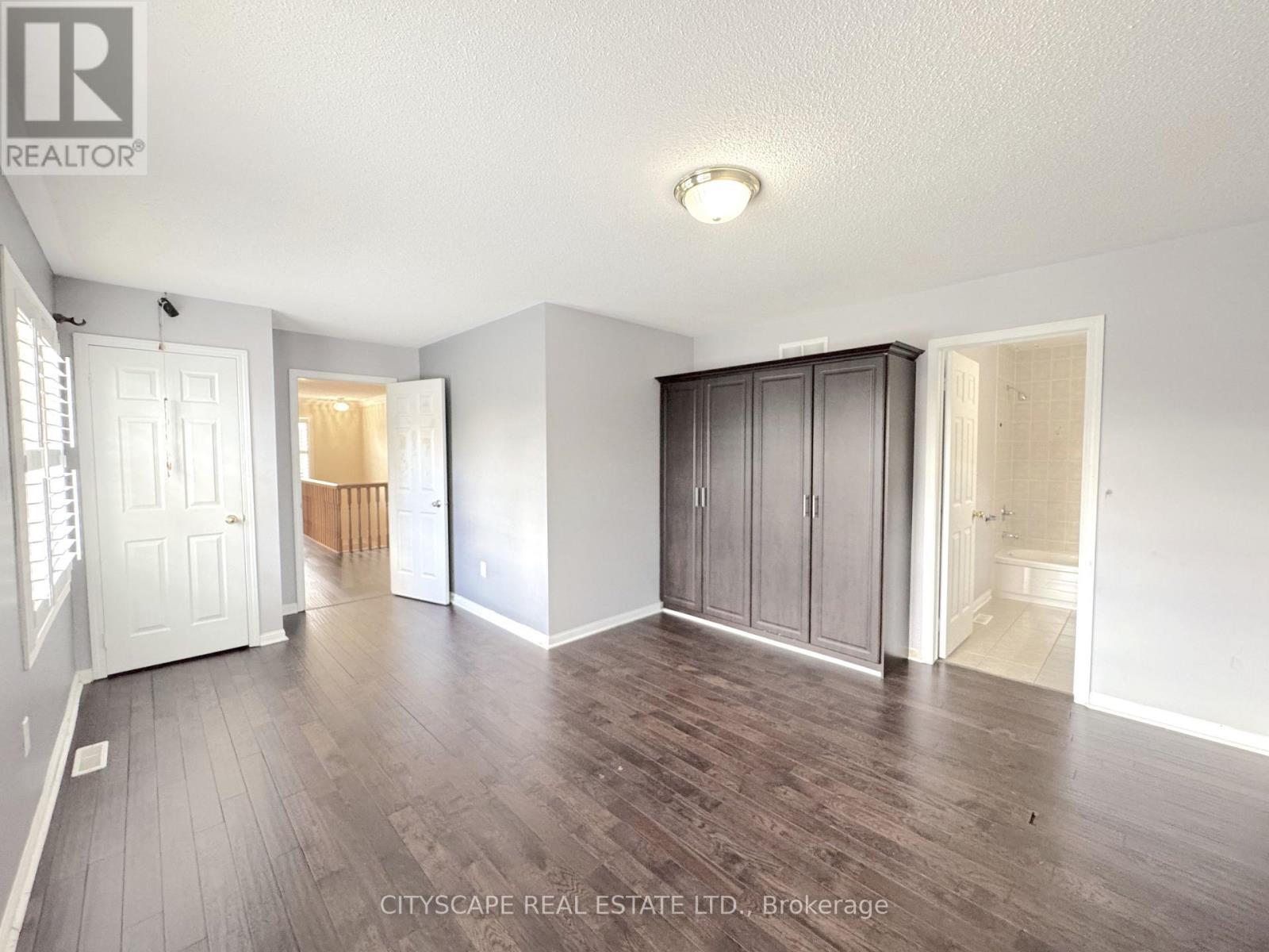 4 SERVICEBERRY CRESCENT - 31