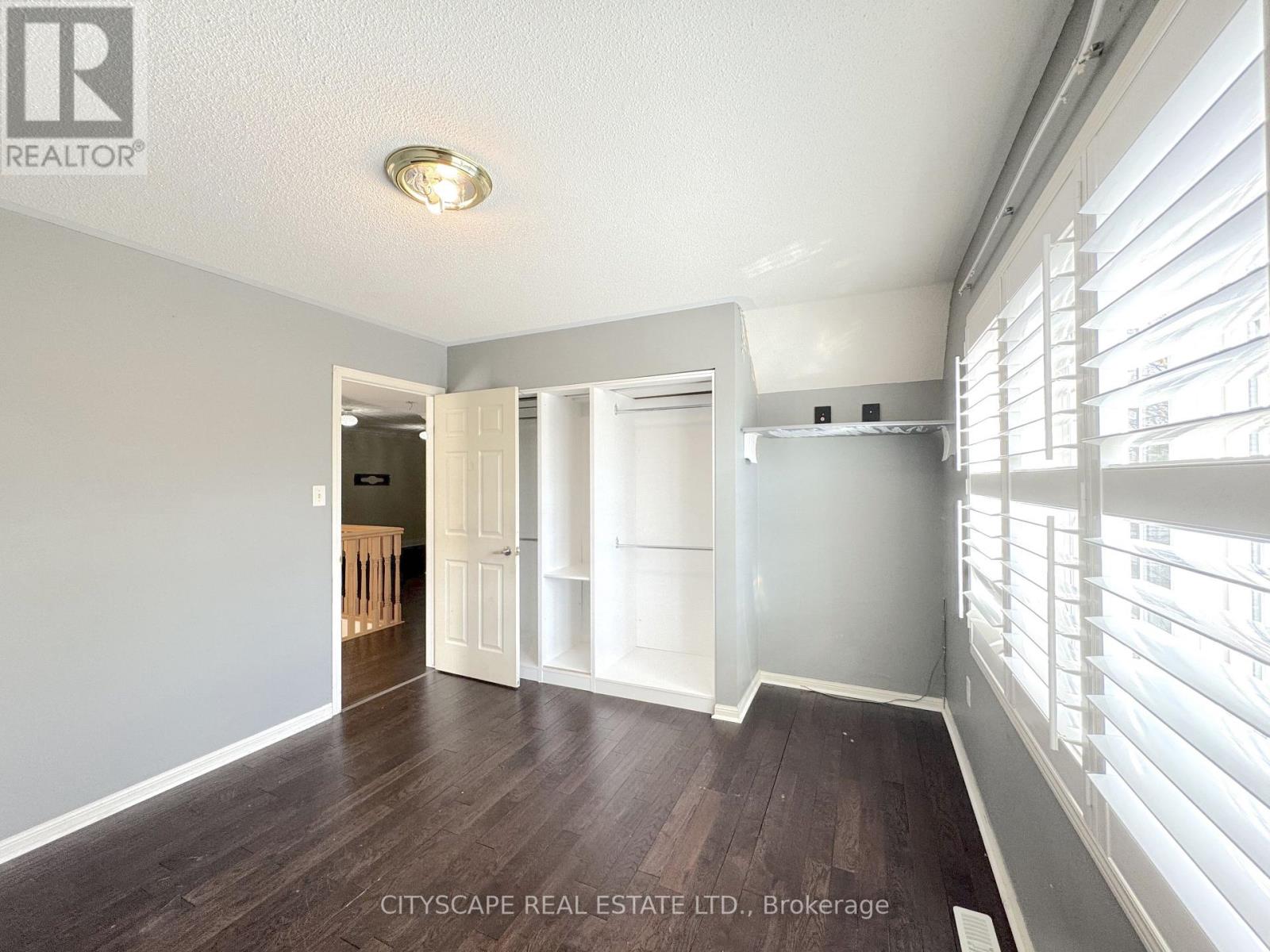 4 SERVICEBERRY CRESCENT - 34
