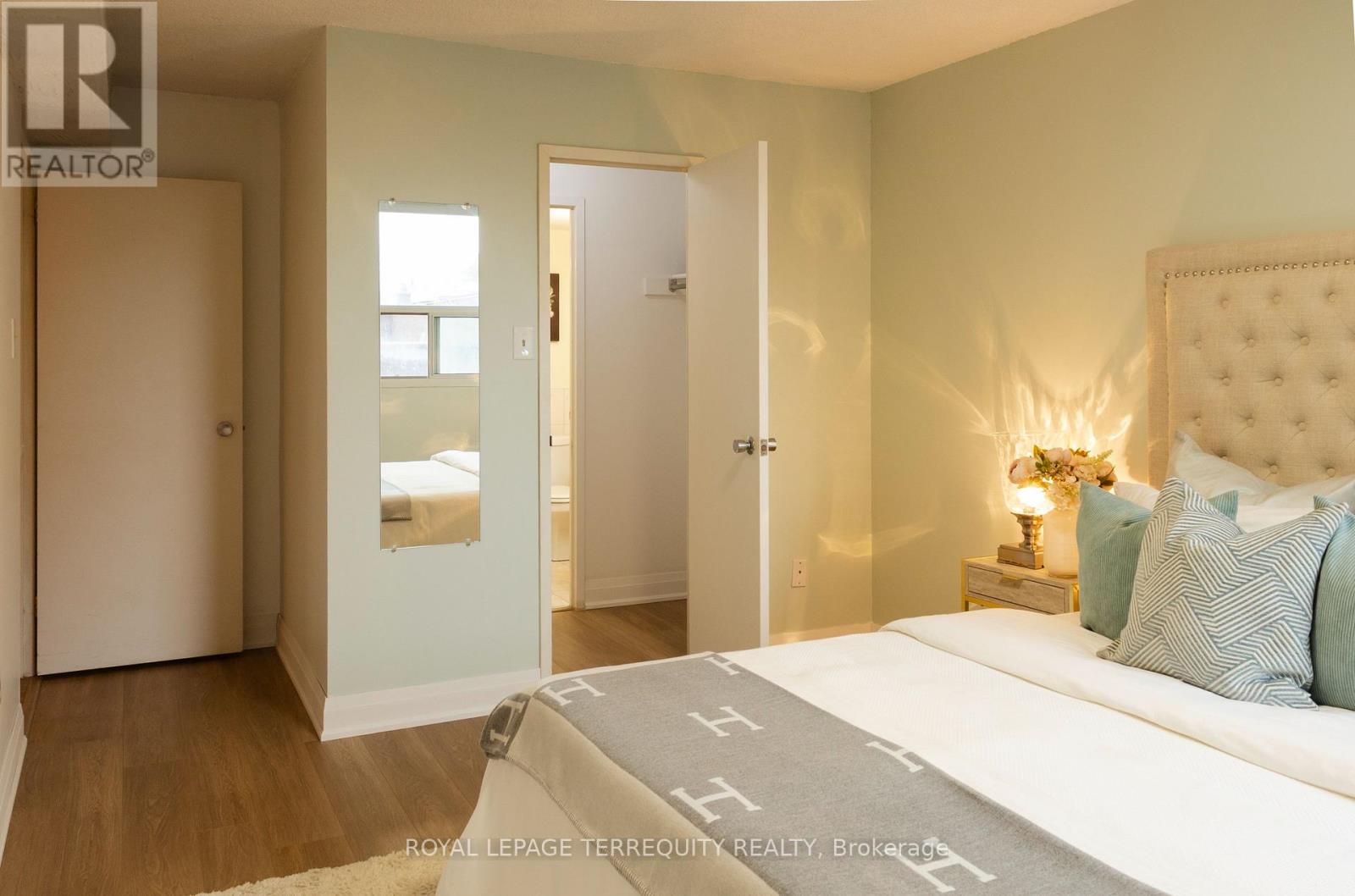 1338 York Mills Road — photo 31