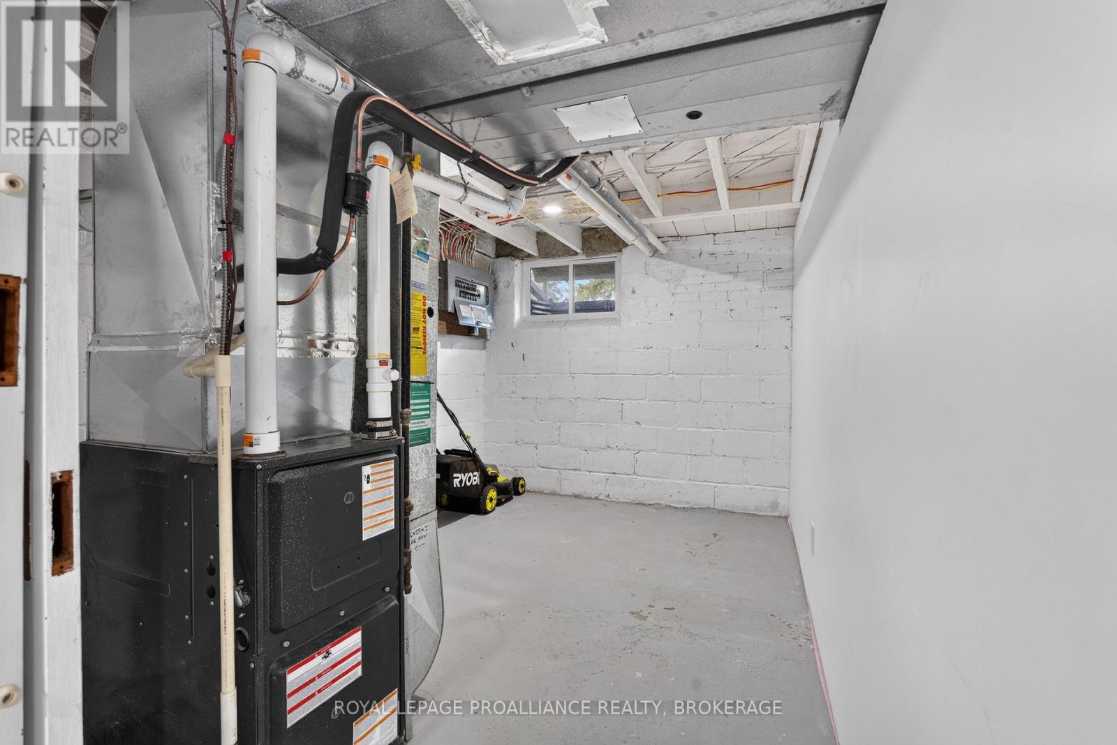 229 PARK STREET - 36