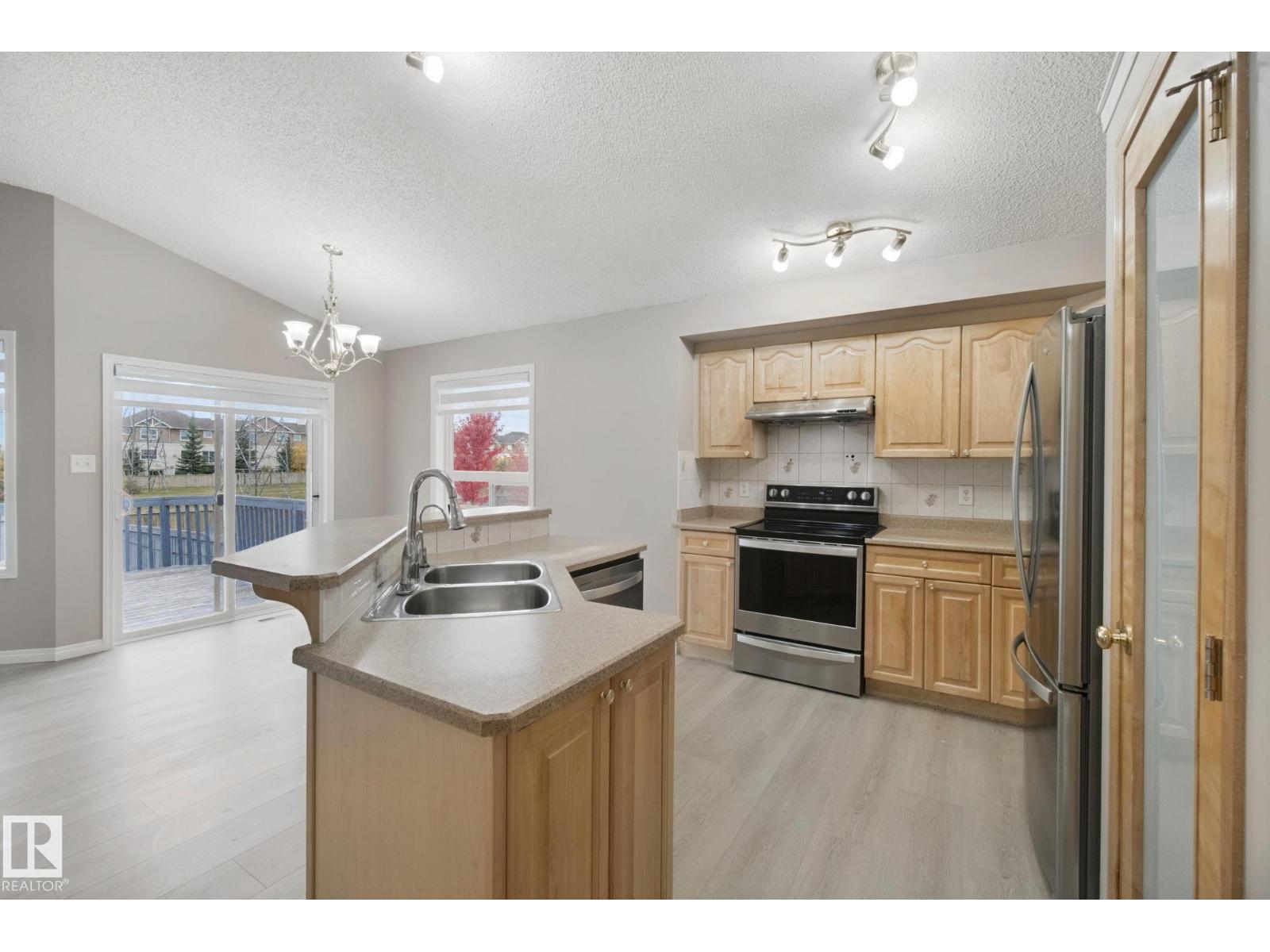 3316 26 ST NW - 9