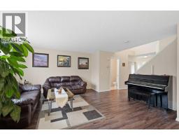 54 Cougar Ridge Bay SW - photo 11