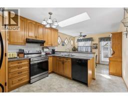 3pc Bathroom - 1031 Creek Springs Rise Nw, Airdrie, AB T4B2R6 Photo 8