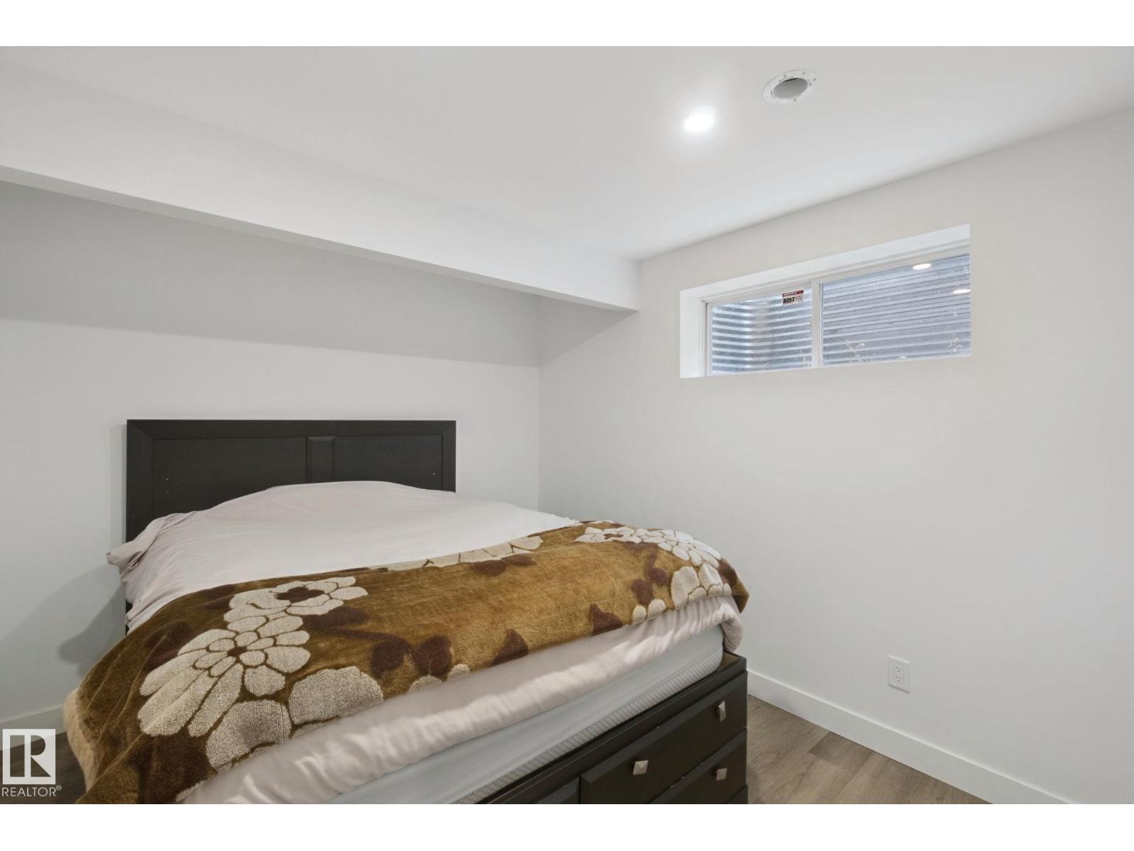4113 158 AV NW - 39