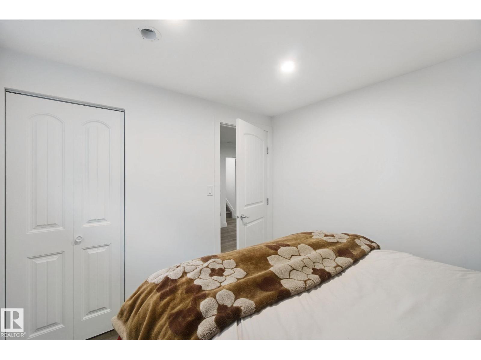 4113 158 AV NW - 41
