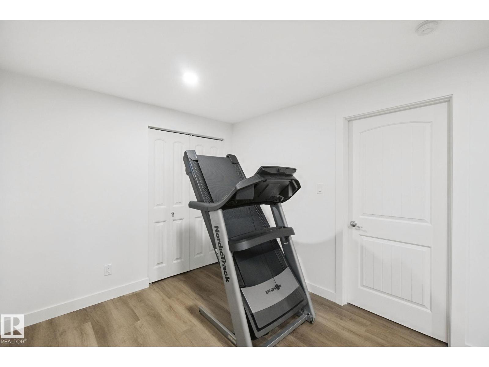 4113 158 AV NW - 44