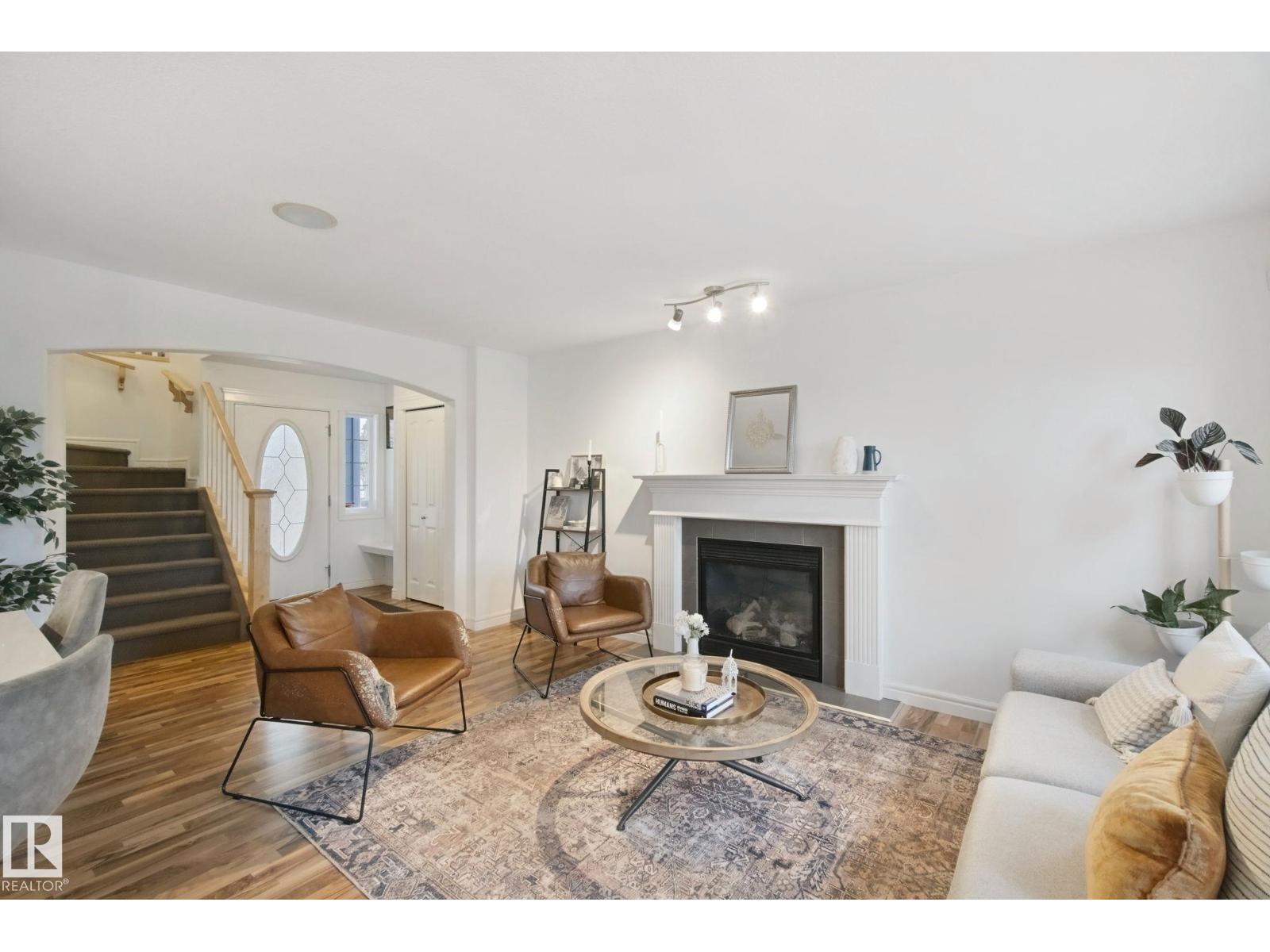 4113 158 AV NW - 9
