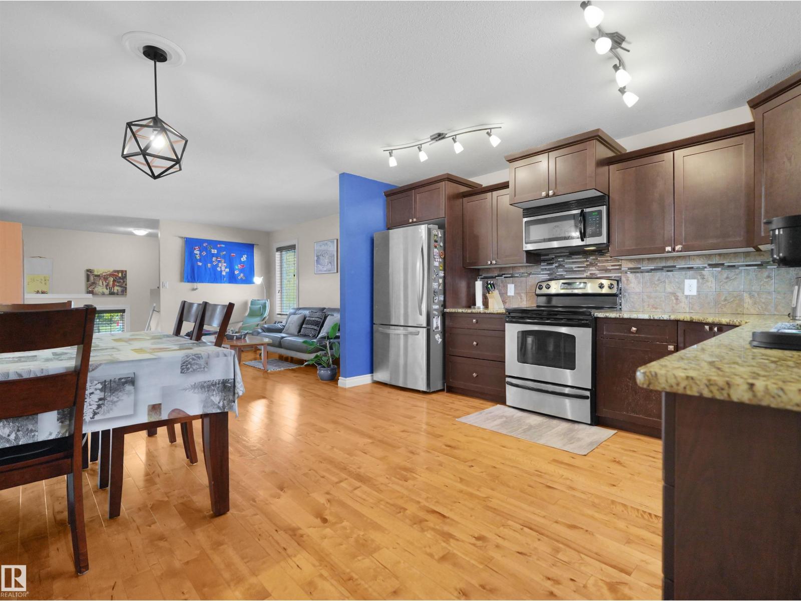 11841 94 ST NW - 9