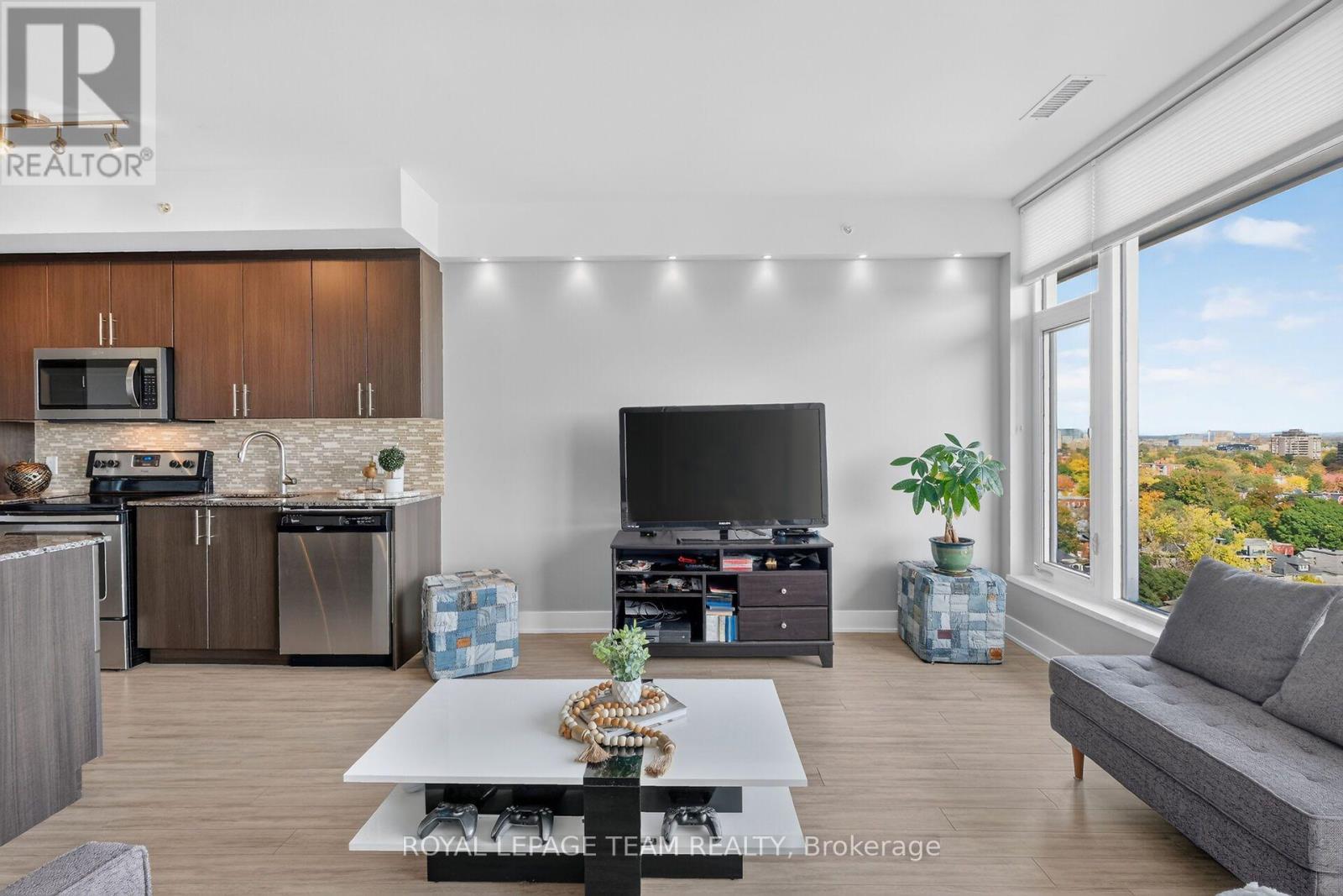 118 Holmwood Avenue — photo 13