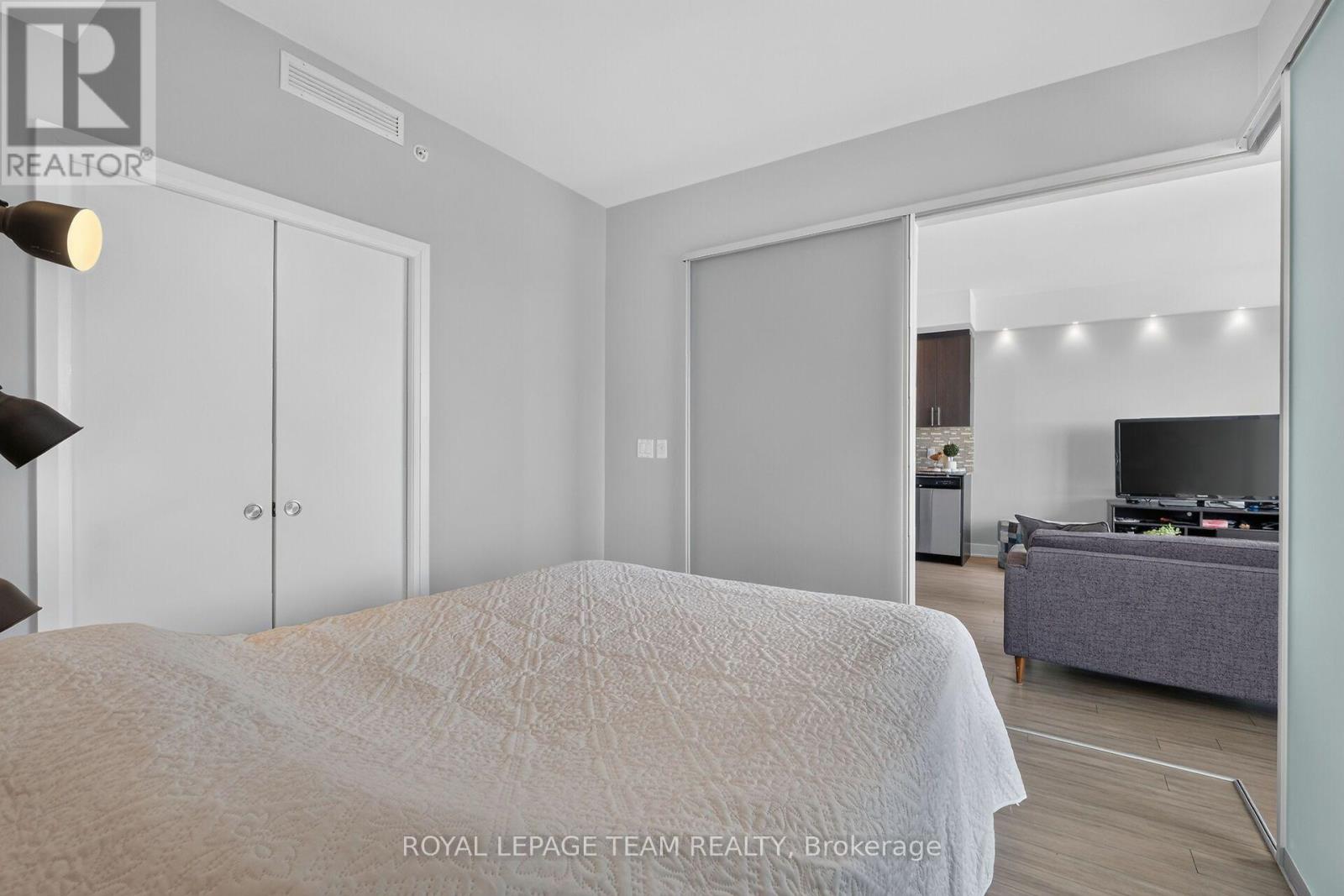118 Holmwood Avenue — photo 29