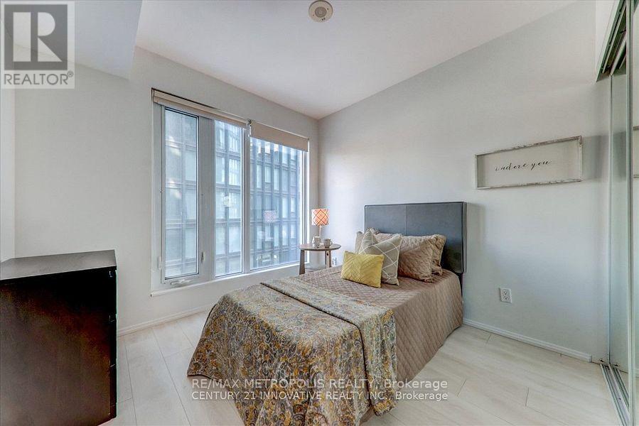 #605 68 SHUTER STREET - 19