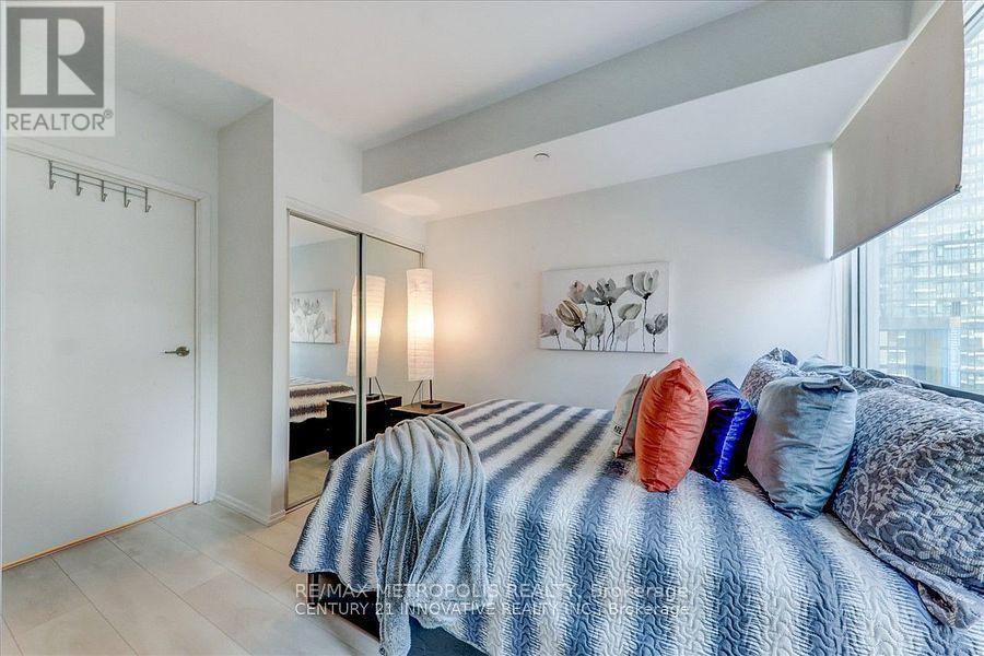 #605 68 SHUTER STREET - 6