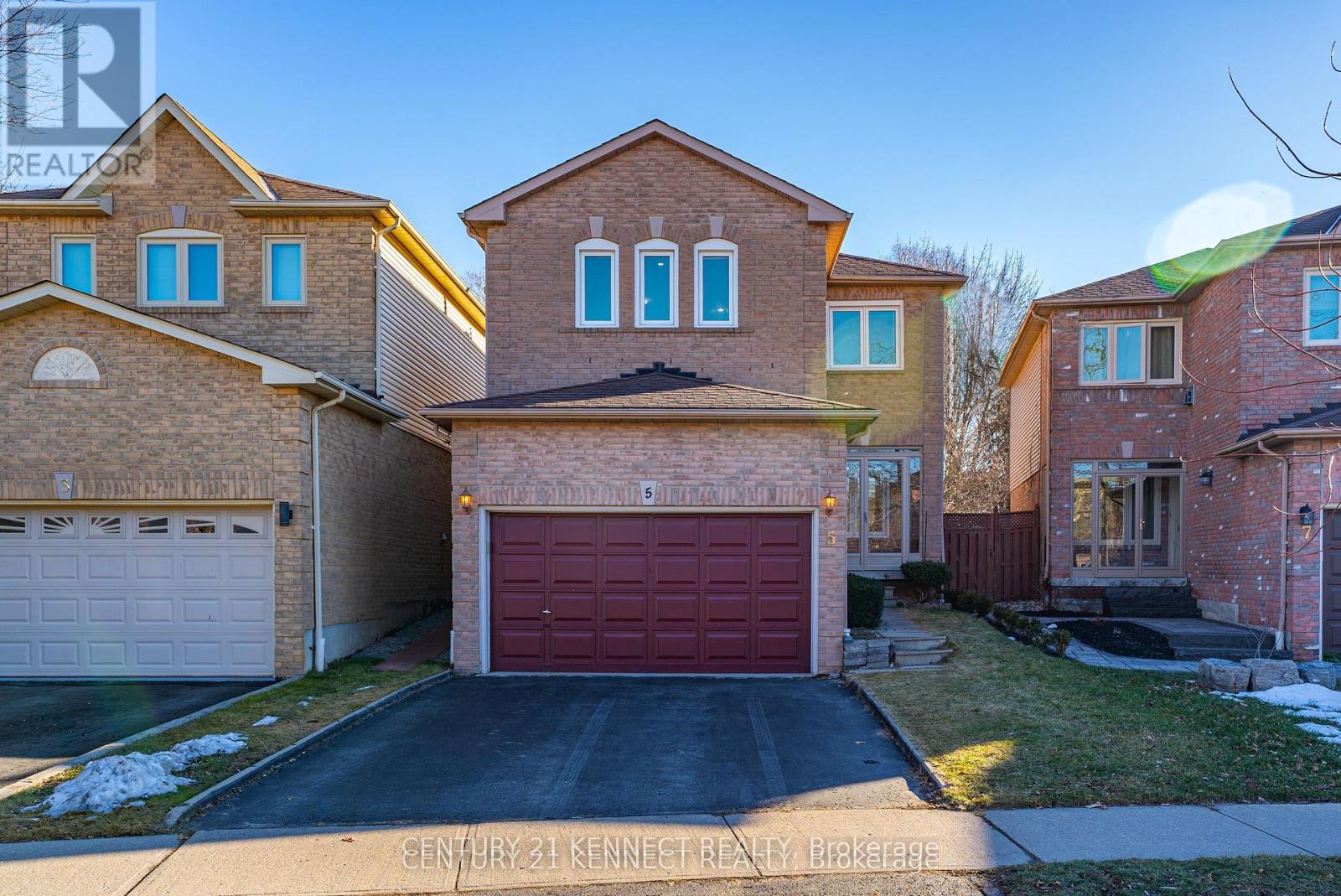 5 KNOTTY PINE DRIVE, Whitby (Williamsburg) — photo 2