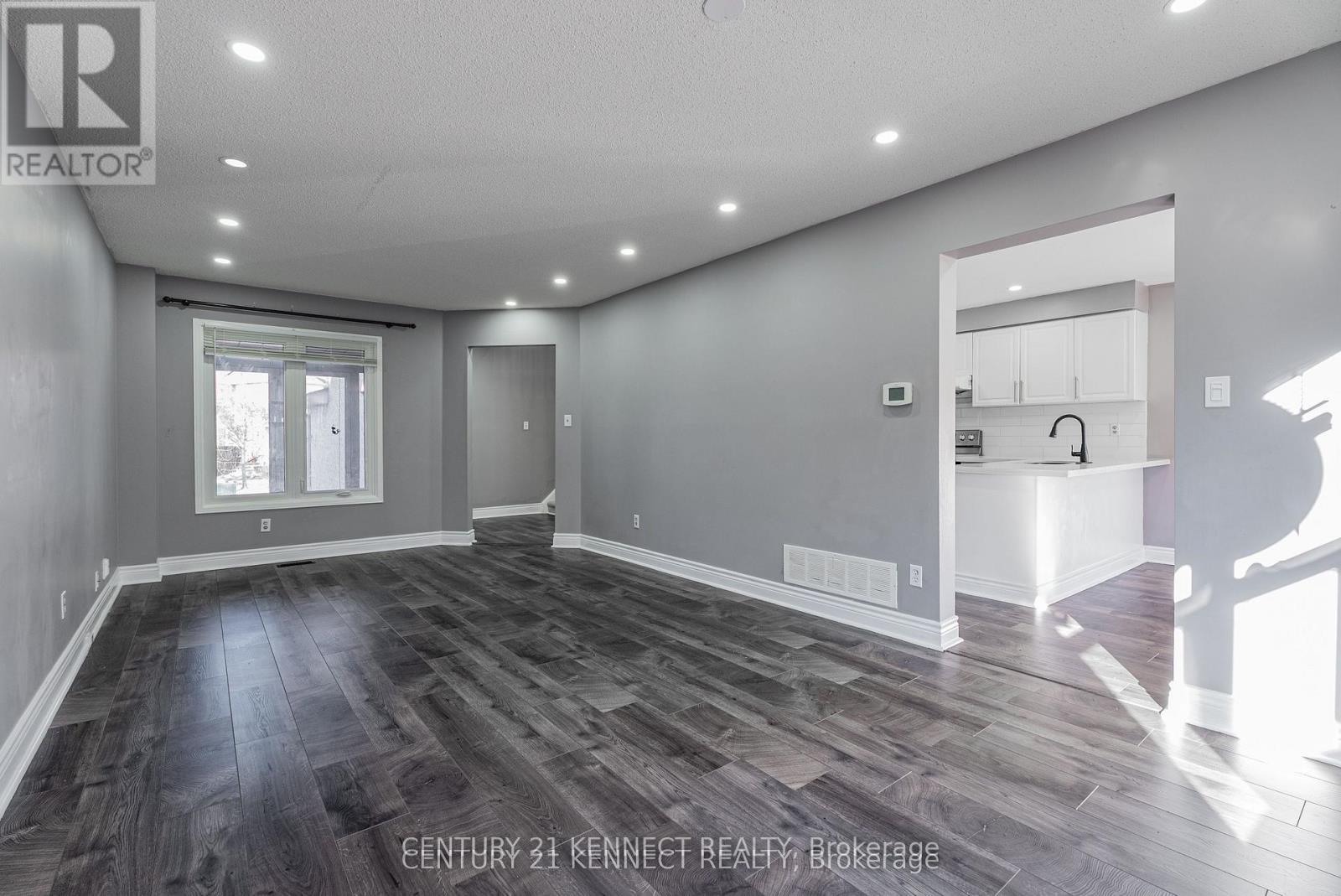 5 KNOTTY PINE DRIVE, Whitby (Williamsburg) — photo 4
