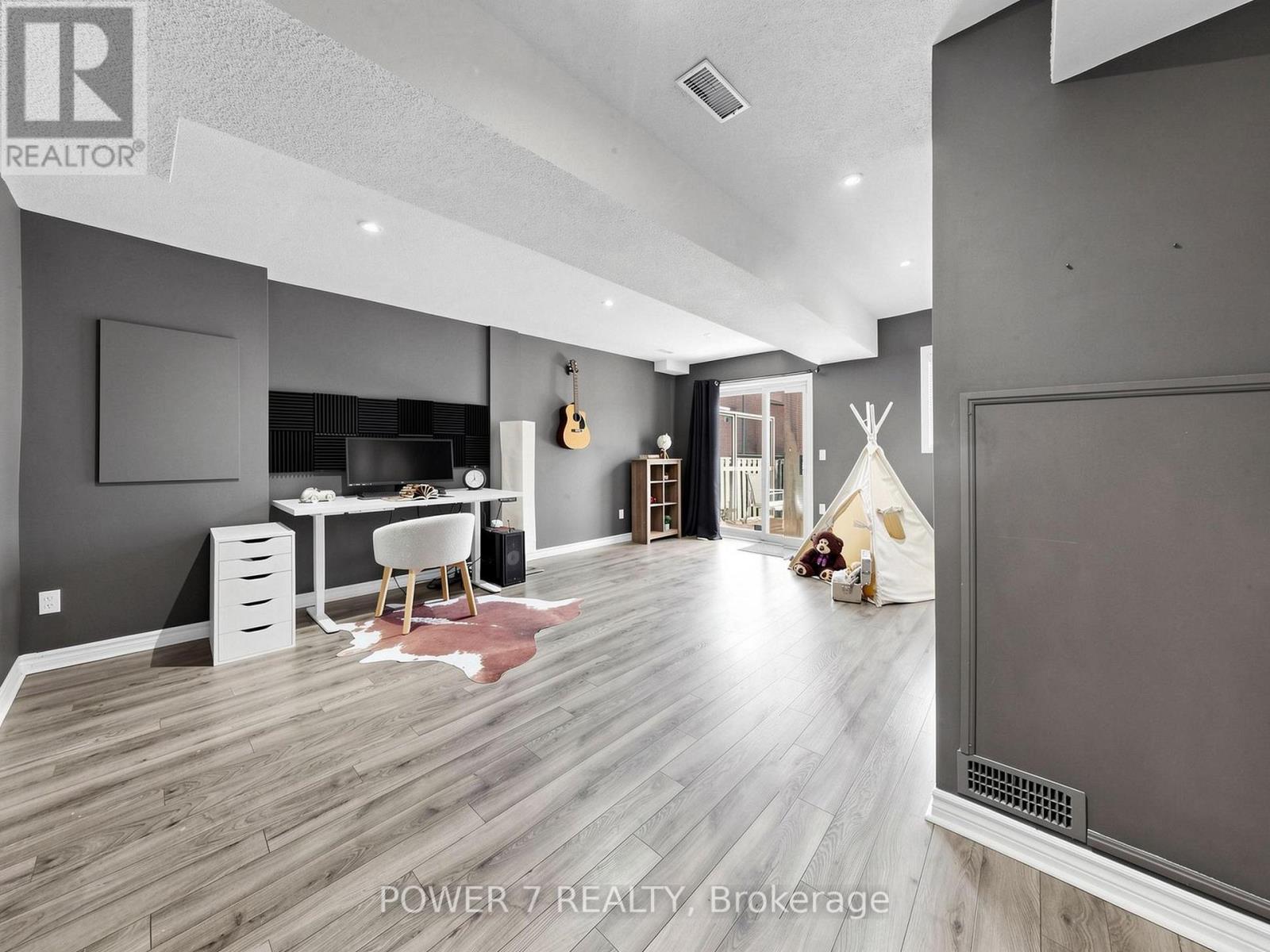 61 Millcliff Circle, Aurora, ON photo 36