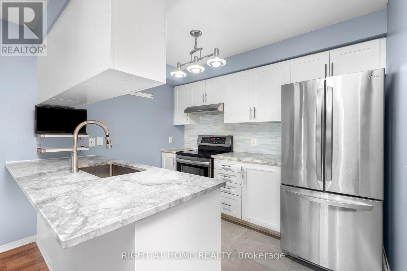 176 - 18 CLARK AVENUE W, Vaughan (Crestwood-Springfarm-Yorkhill) — photo 10