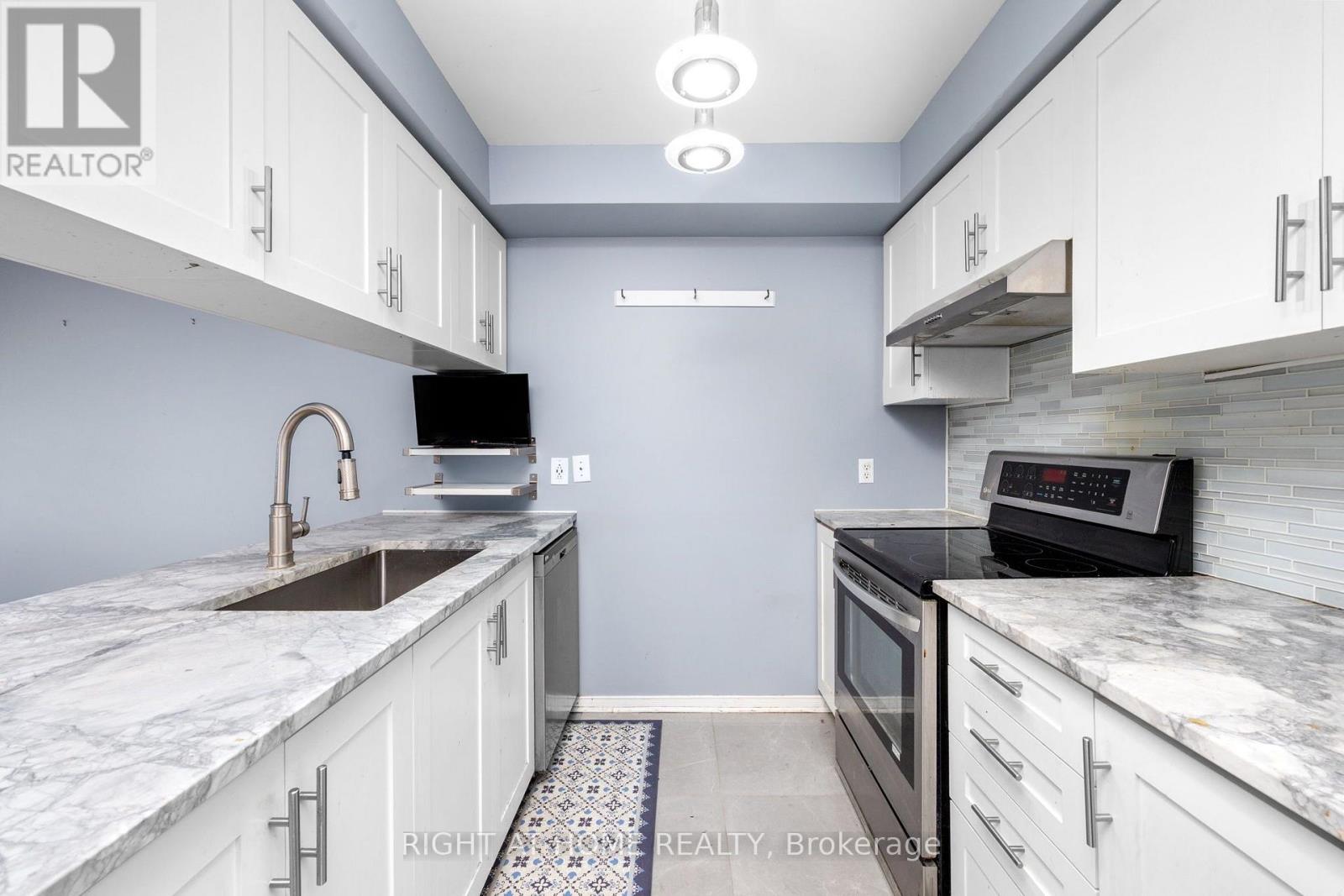 176 - 18 CLARK AVENUE W, Vaughan (Crestwood-Springfarm-Yorkhill) — photo 11