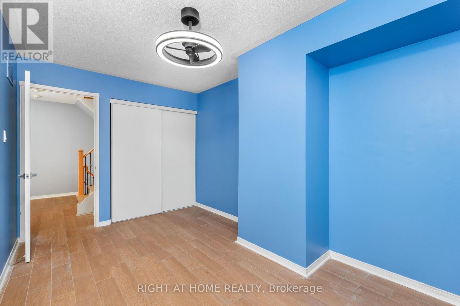 18 Clark Avenue West — photo 16