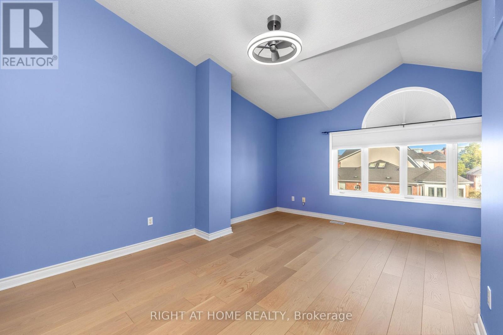 18 Clark Avenue West — photo 21
