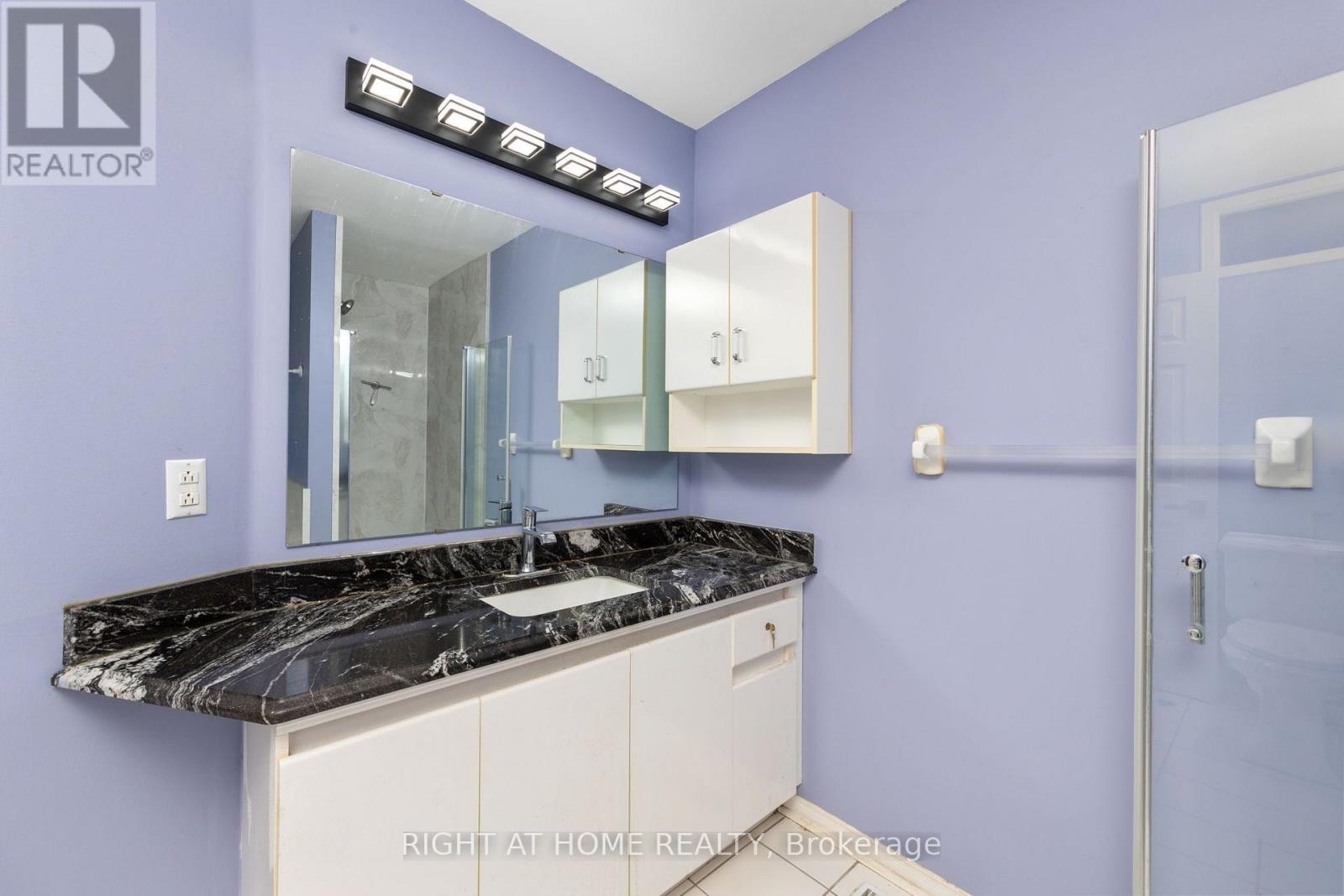 18 Clark Avenue West — photo 26