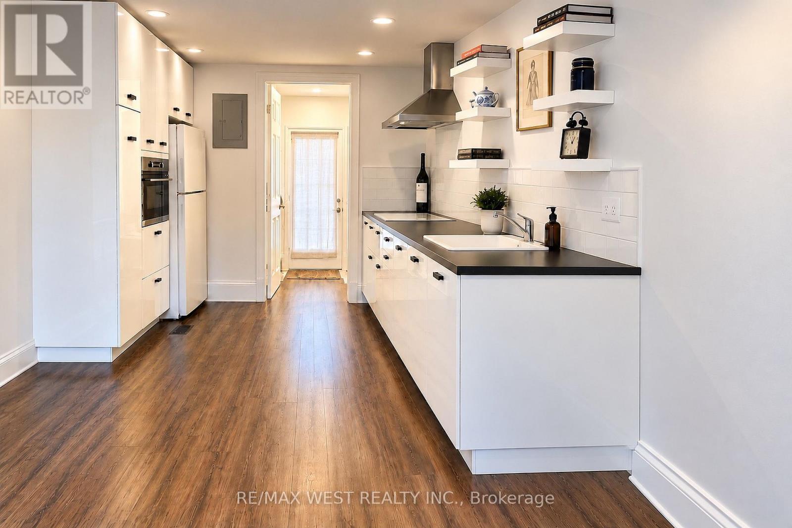 4 - 117 ROSEMOUNT AVENUE, Toronto (Weston) — photo 6