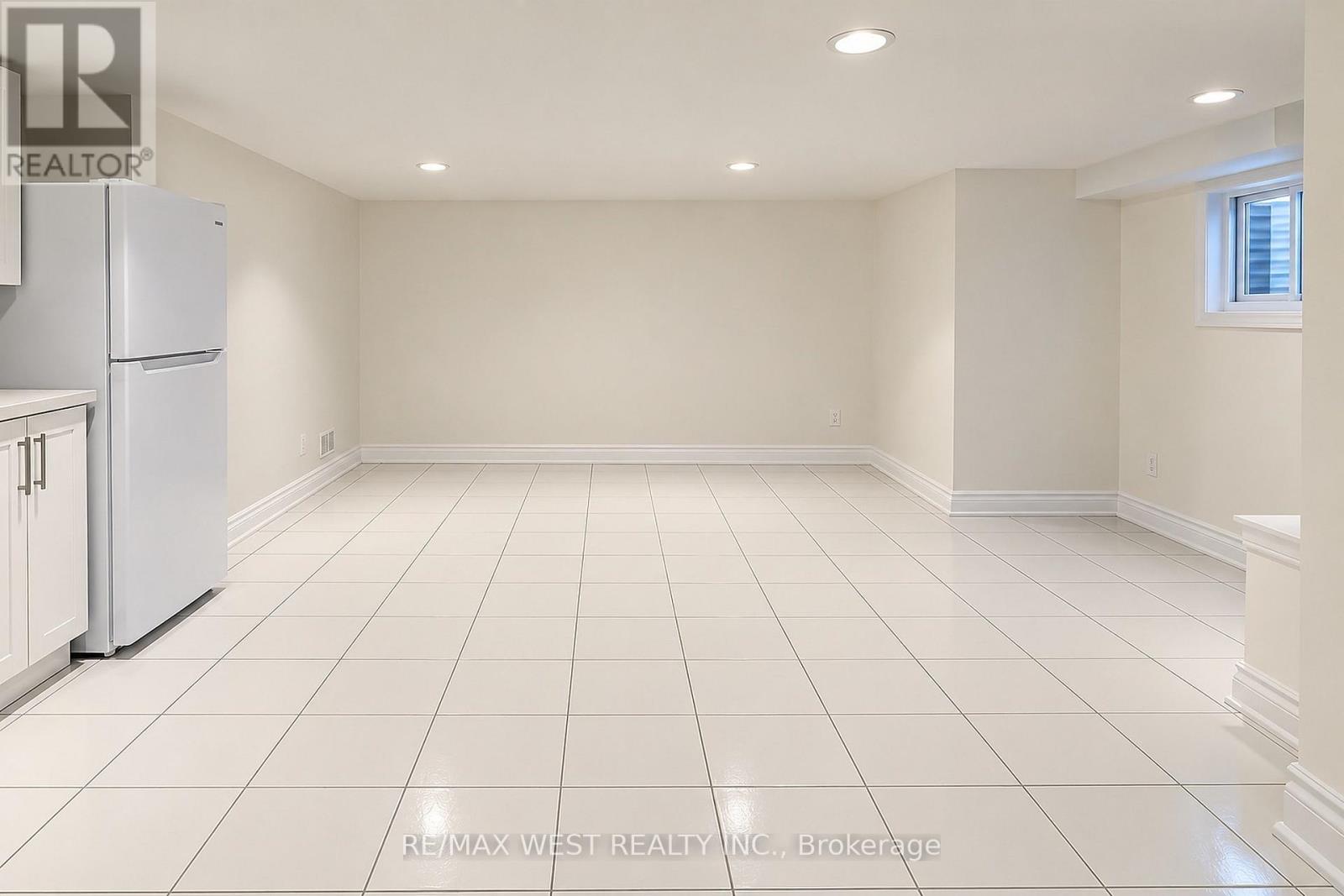 BSMT - 117 ROSEMOUNT AVENUE, Toronto (Weston) — photo 5