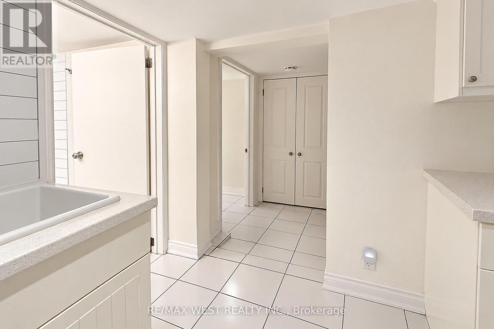 BSMT - 117 ROSEMOUNT AVENUE, Toronto (Weston) — photo 6