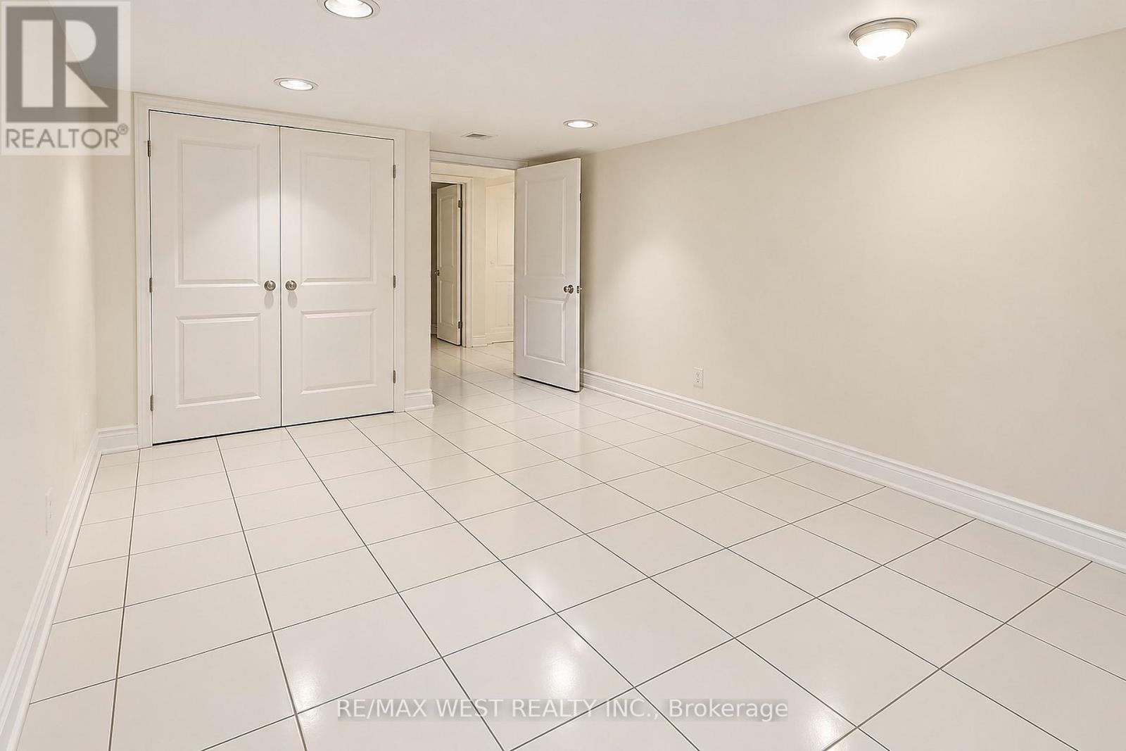 BSMT - 117 ROSEMOUNT AVENUE, Toronto (Weston) — photo 8