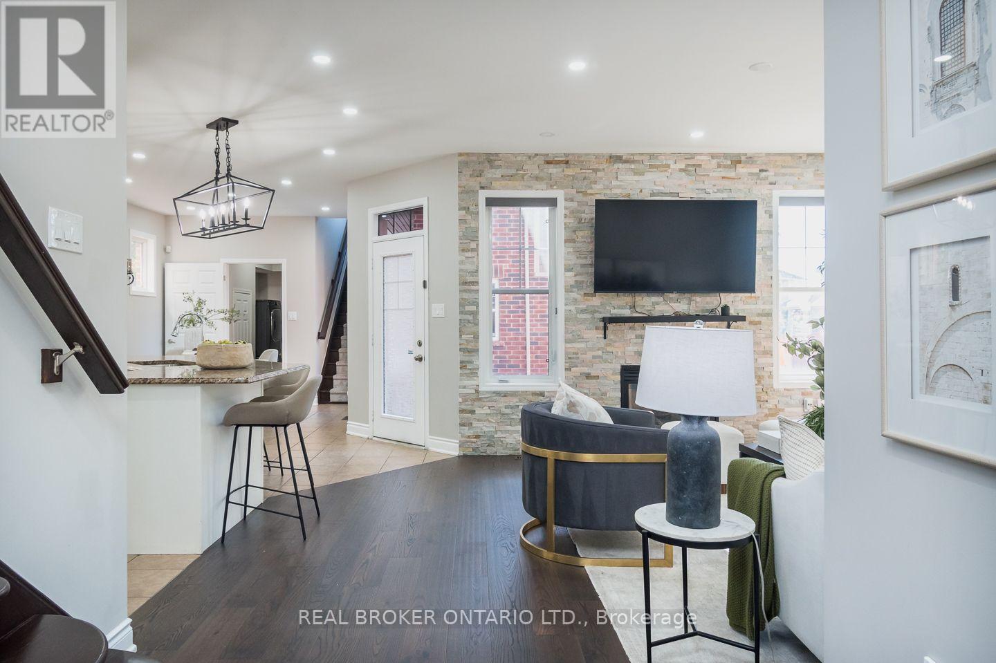619 SNIDER TERRACE, Milton (CO Coates) — photo 9