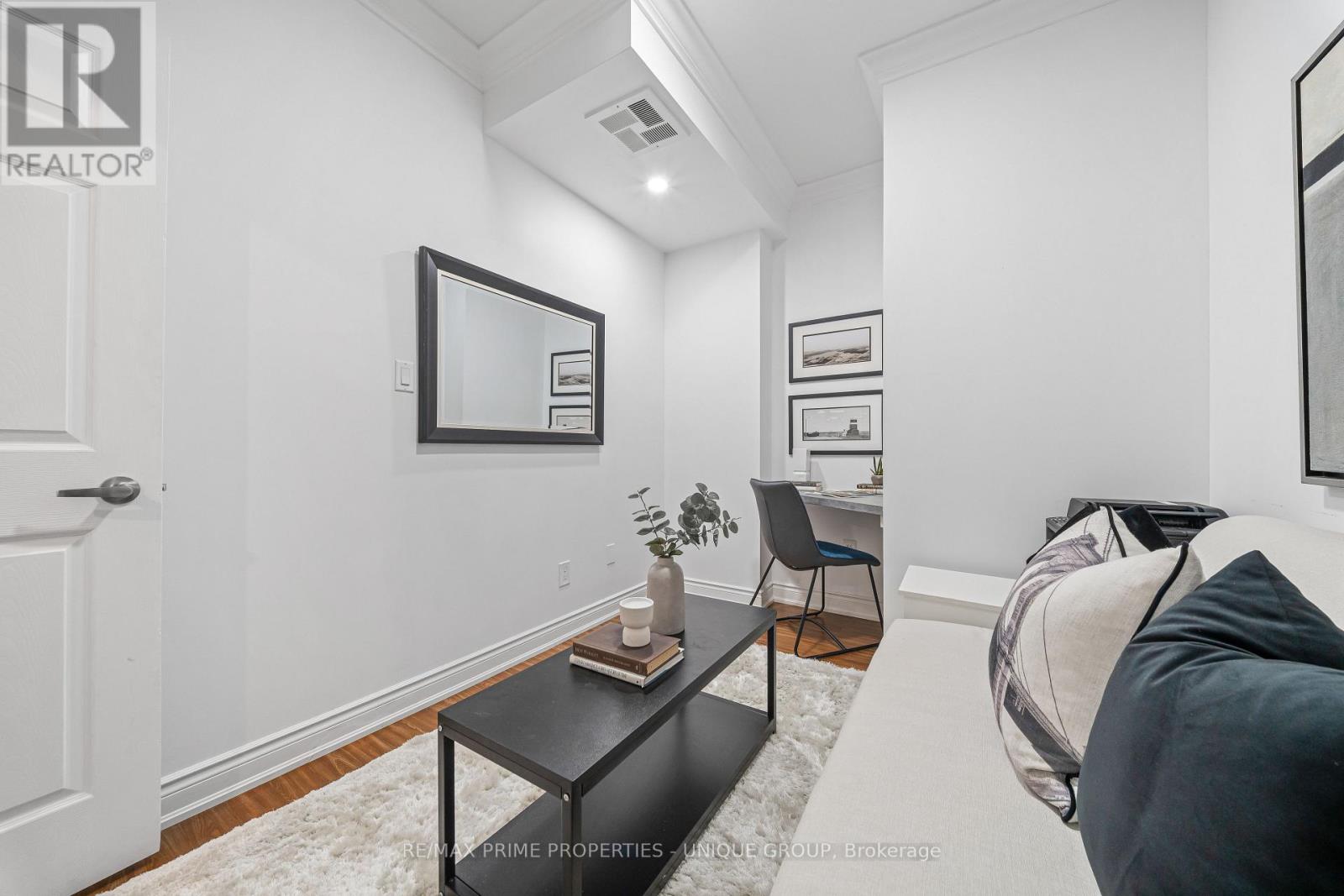 #202 2511 BLOOR STREET W - 40
