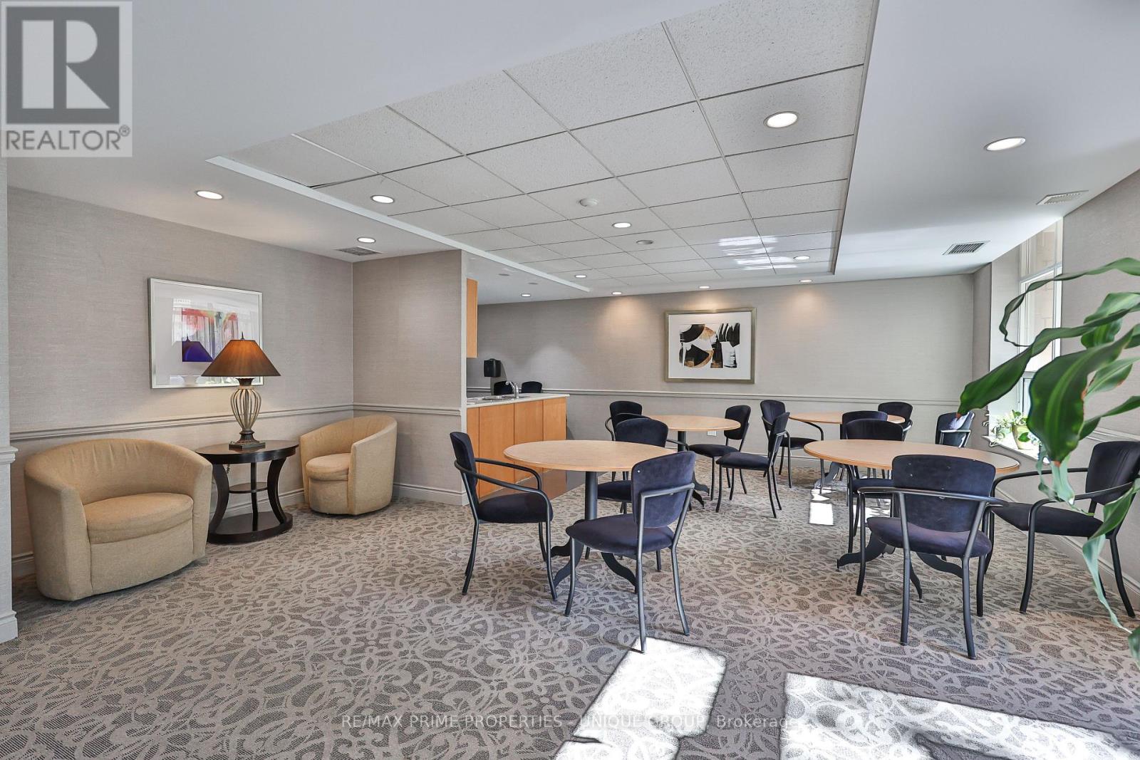 #202 2511 BLOOR STREET W - 44