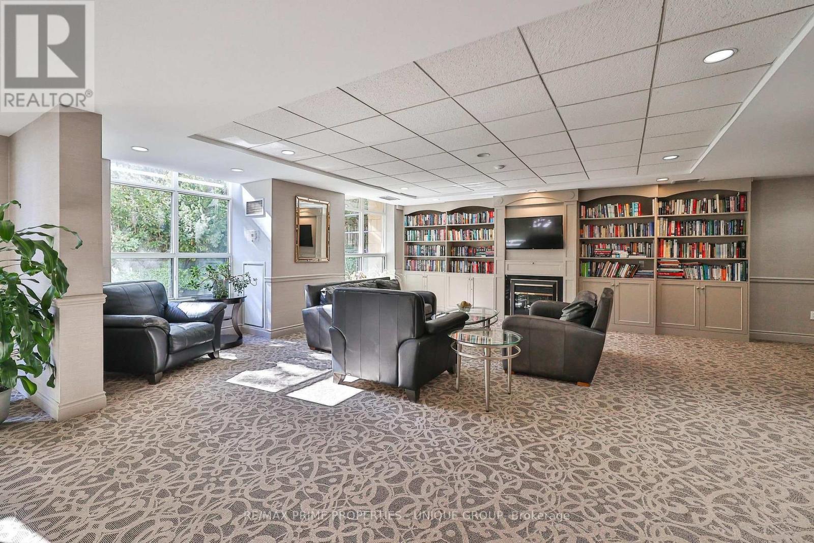 #202 2511 BLOOR STREET W - 45