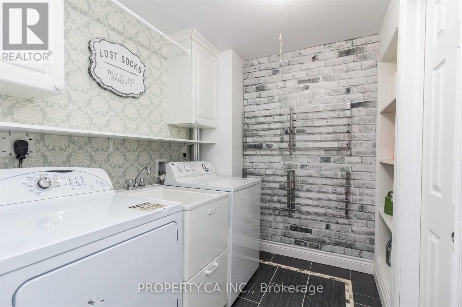 4153 Wheelwright Crescent — photo 15
