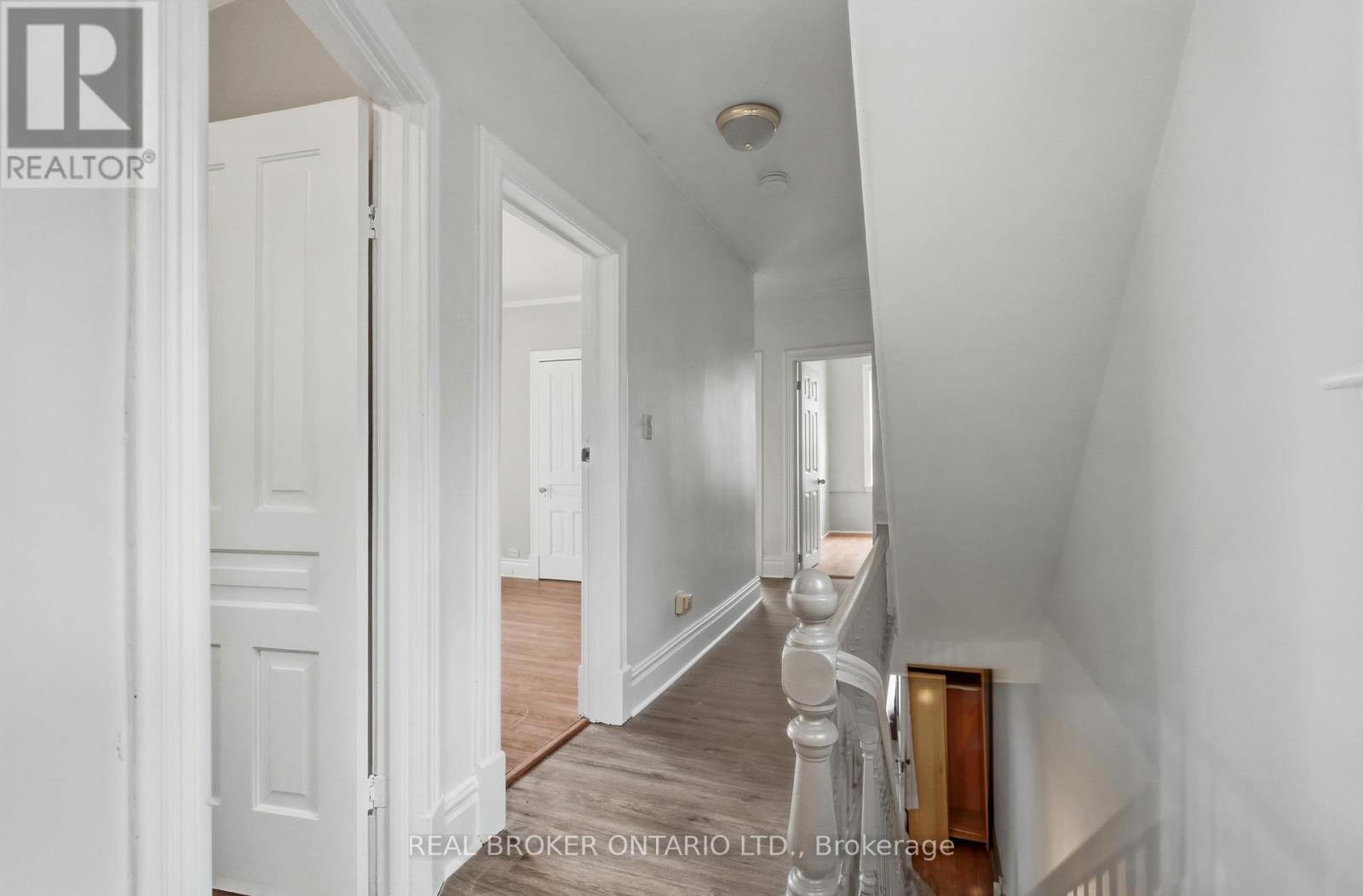 418 Main Street West — photo 20