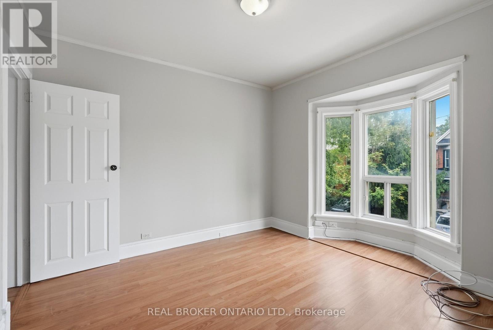 418 Main Street West — photo 28