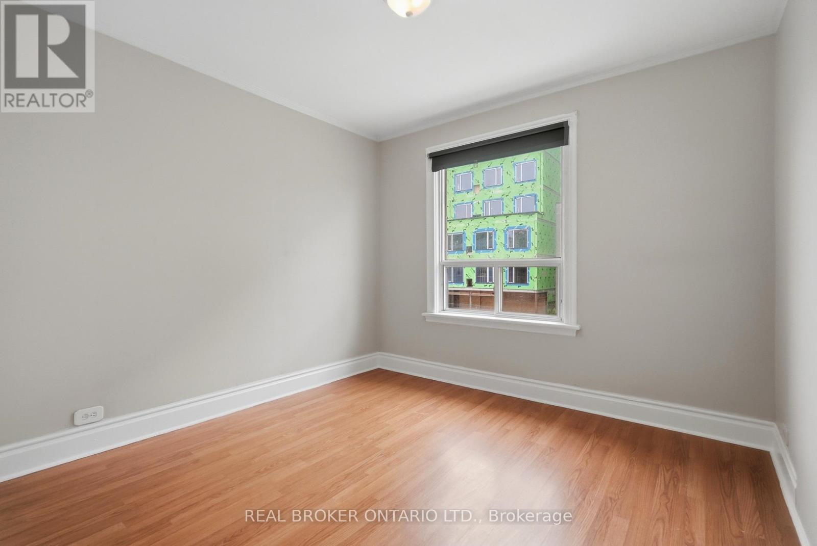 418 Main Street West — photo 31