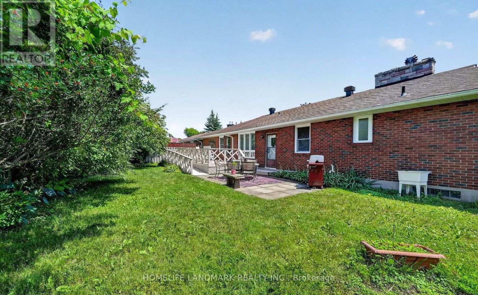 1215 Princess Street — photo 33